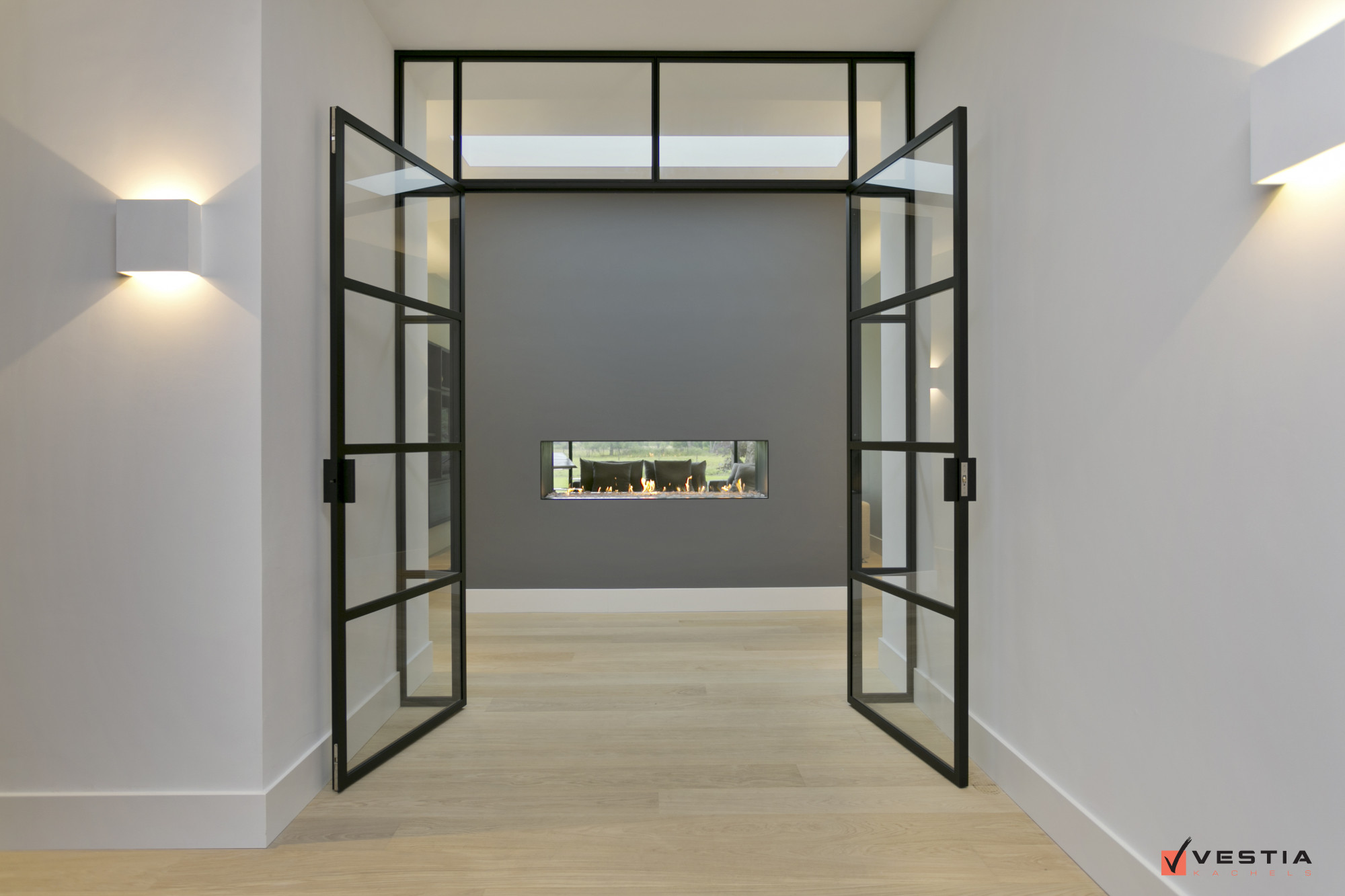 Sfeervolle gashaard als roomdivider