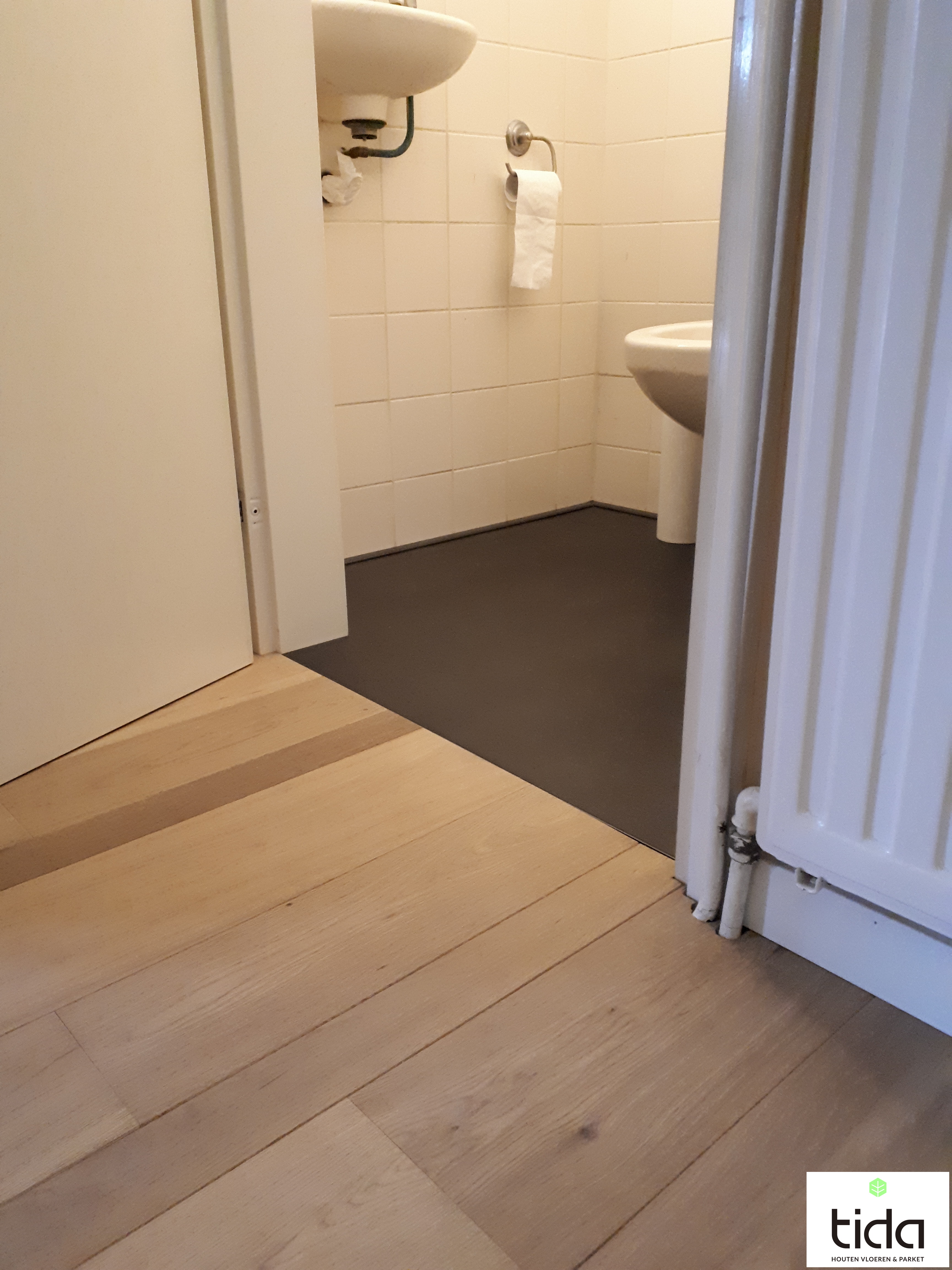 Eiken plankenvloer in wisselende breedtes