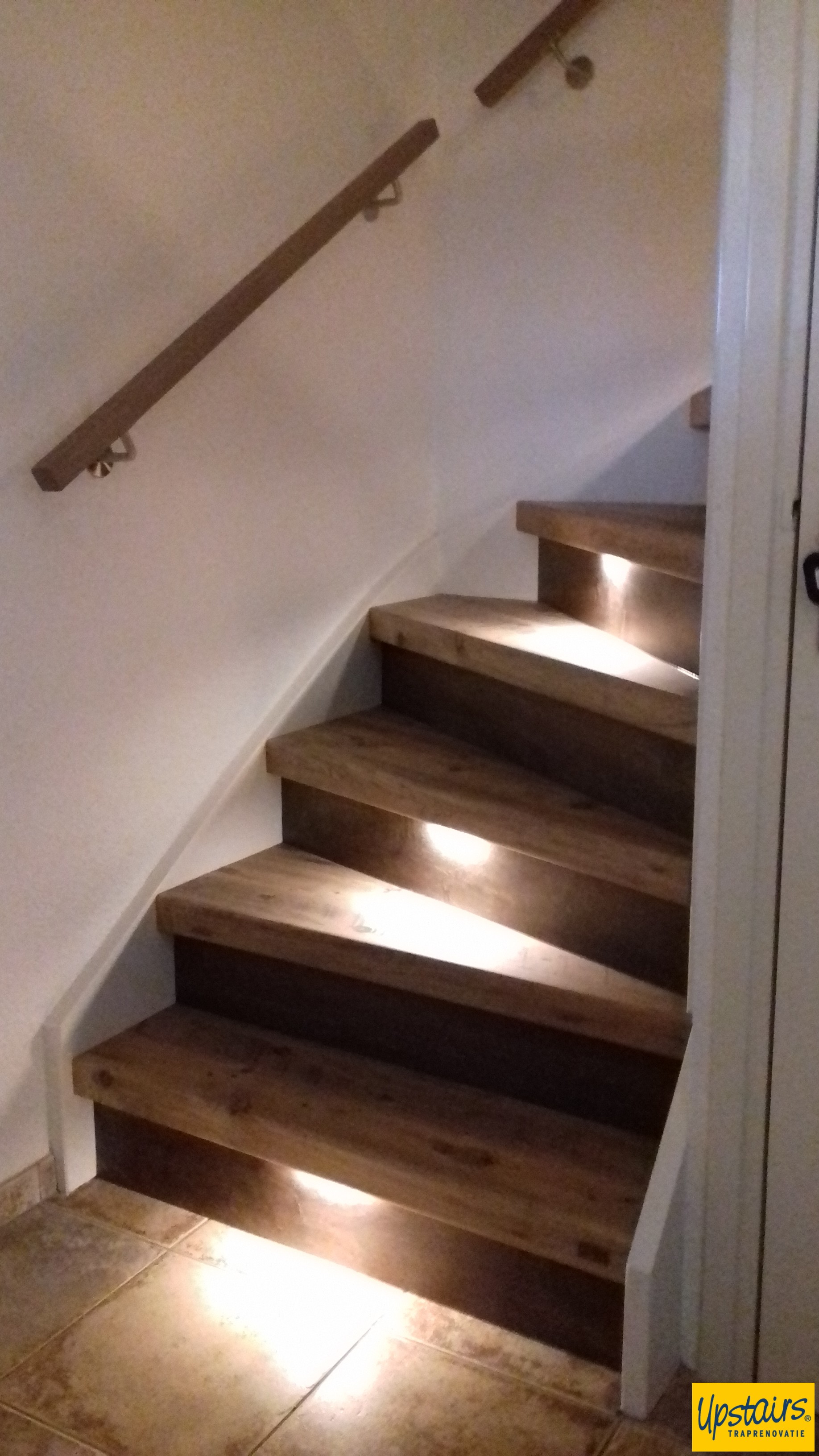 Missisipi pine met complex oak stootborden en led