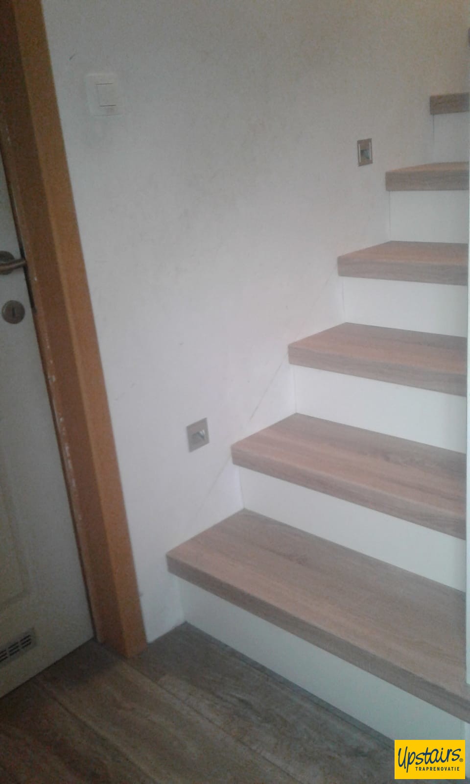 Chady Grey met witte stootborden