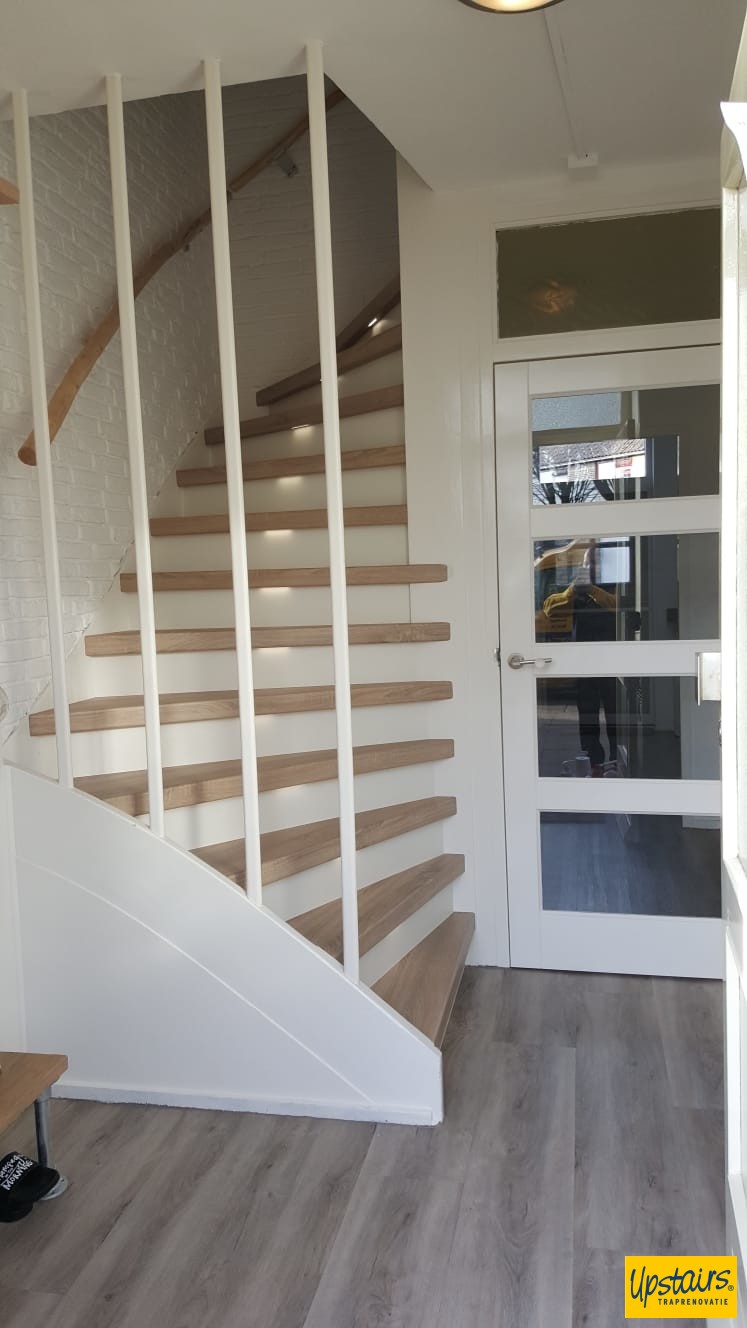 San Diego Oak met witte stootborden na